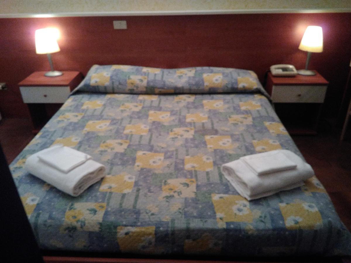 Hotel Elena Verona Exteriör bild
