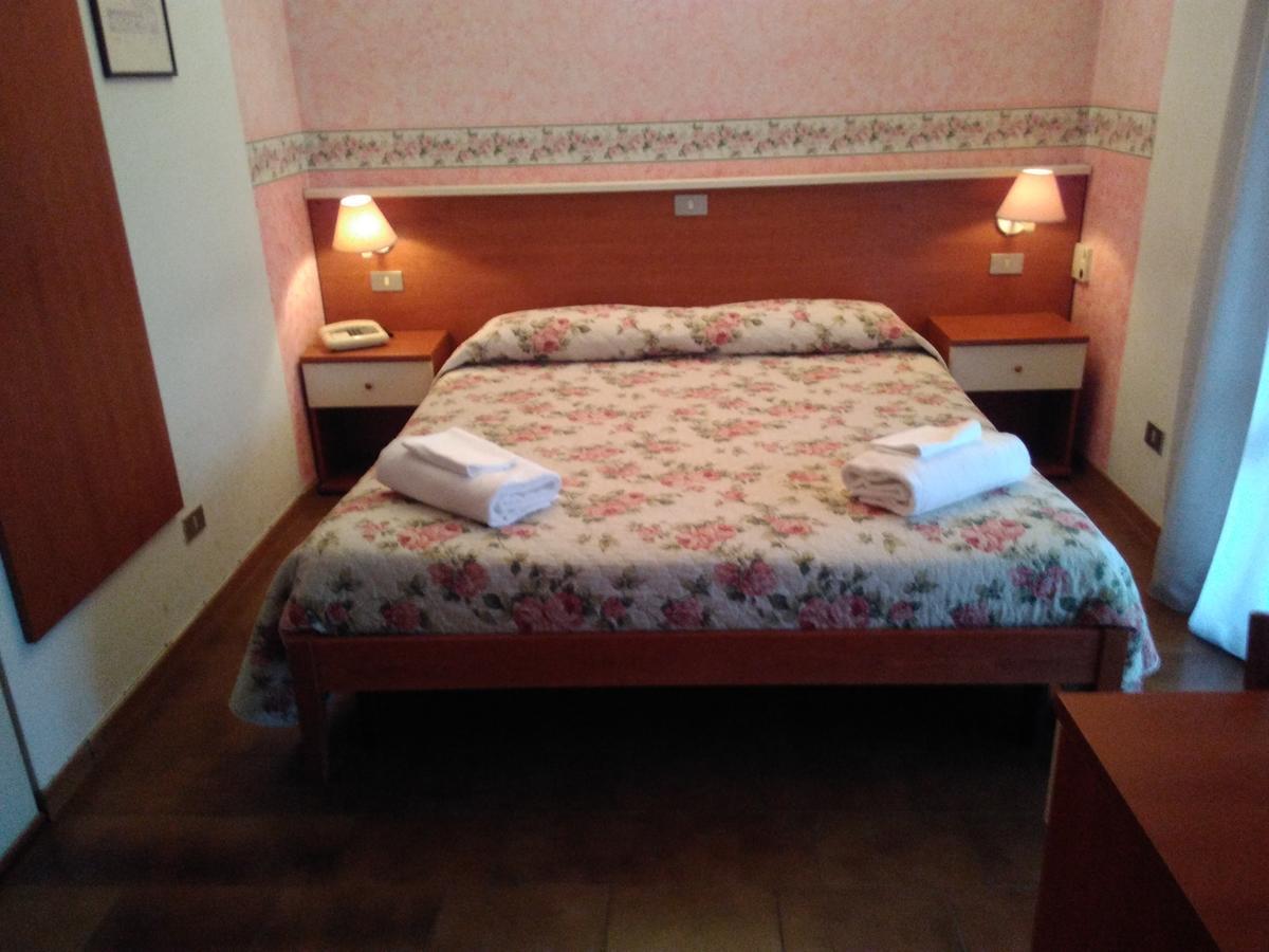 Hotel Elena Verona Exteriör bild