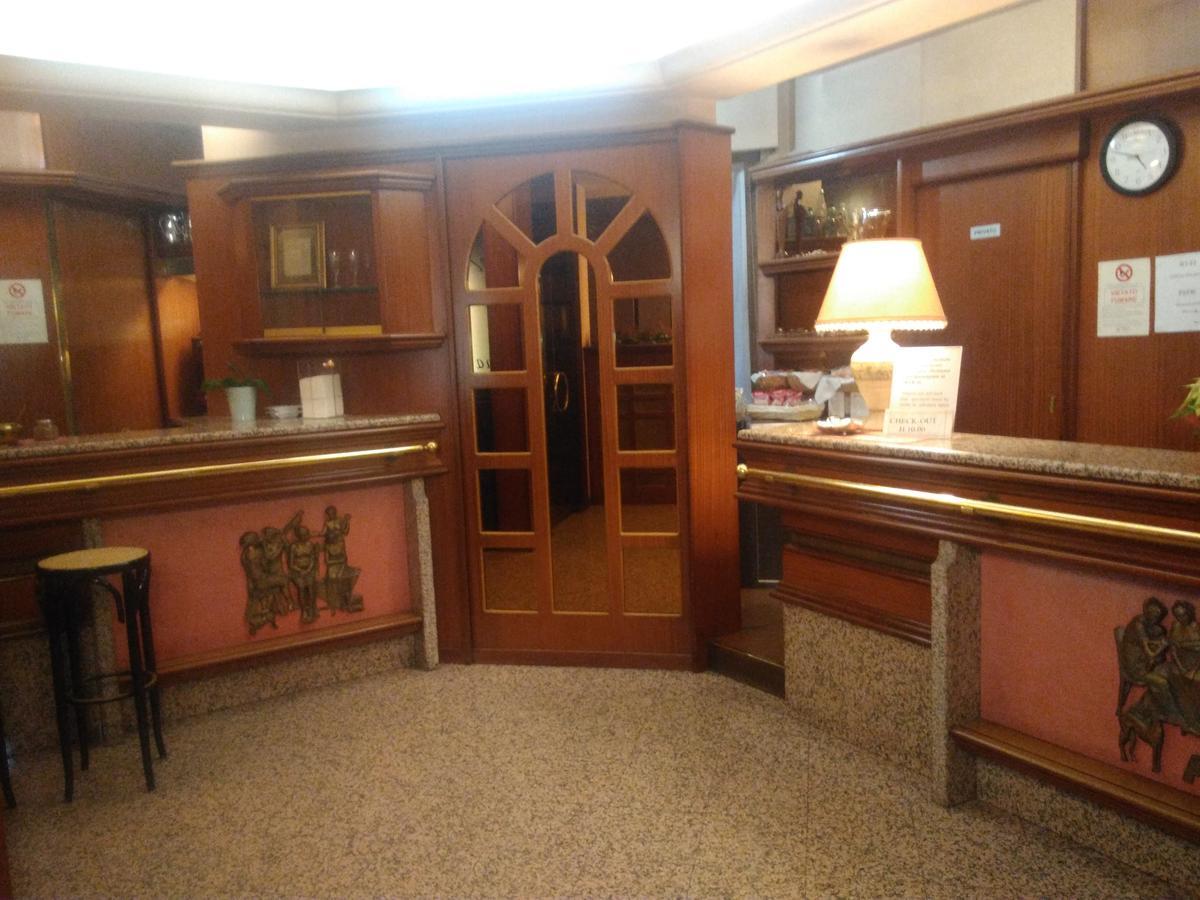 Hotel Elena Verona Exteriör bild