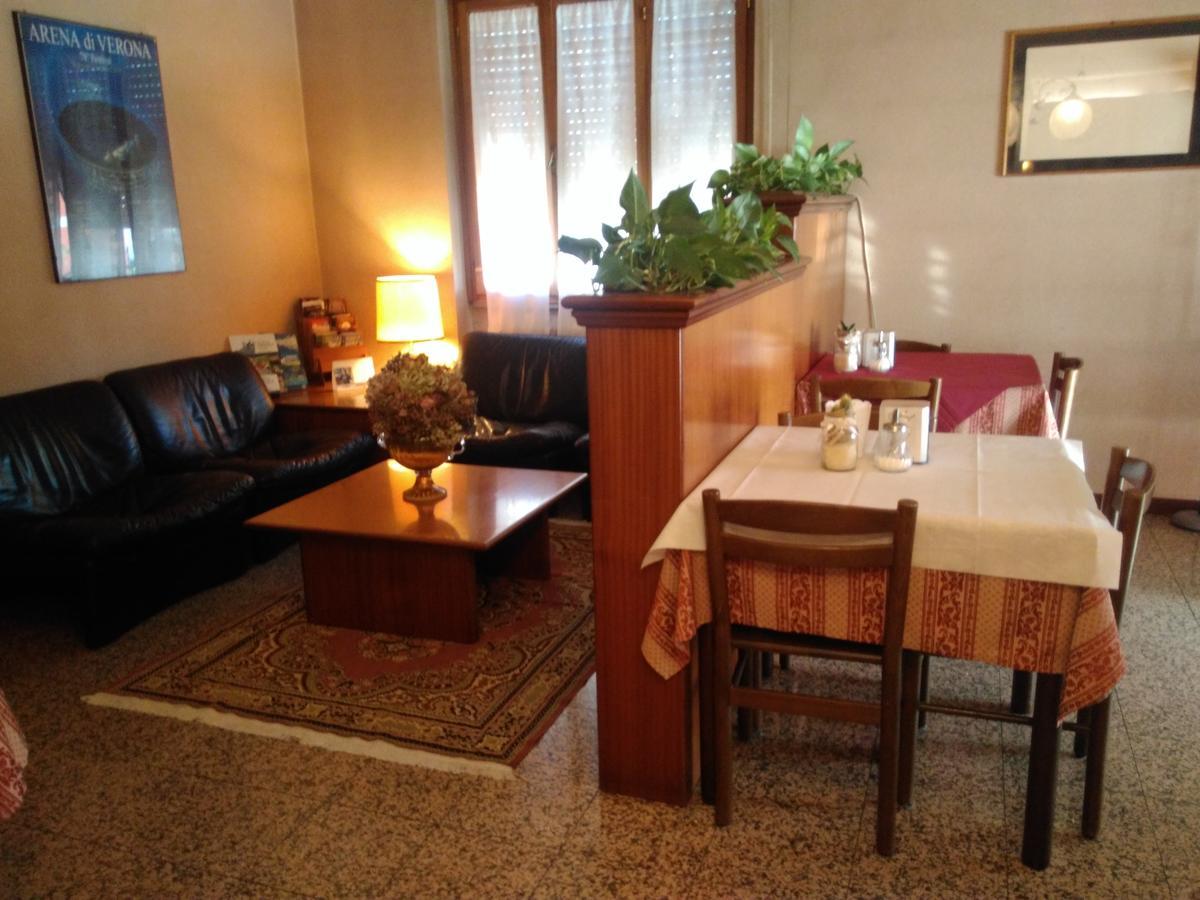 Hotel Elena Verona Exteriör bild
